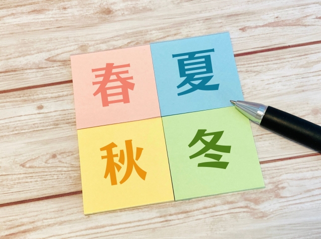 抜け毛は季節で変わる？｜春・夏・秋・冬ごとの原因と対策を徹底解説