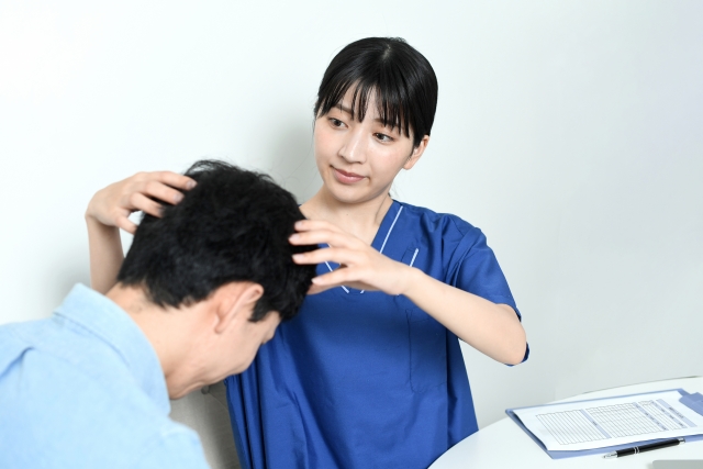 薄毛の原因と対策｜抜け毛が増えたら読むべき正しい予防と改善方法とは？