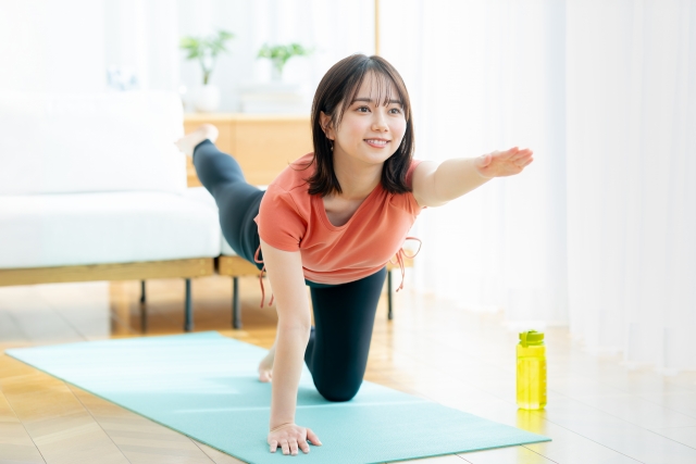 ヨガで本当に痩せる？ダイエット効果と続けるコツ・おすすめポーズ完全ガイド