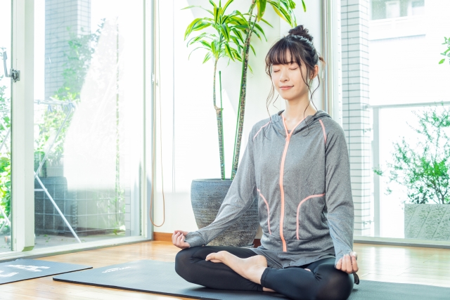 産後ヨガ・ピラティスで心も体もリセット｜マミーフィット(momefit)という選択肢