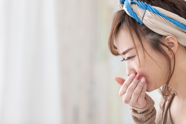 生理痛で吐き気がつらい…原因と対処法を女性目線で徹底解説